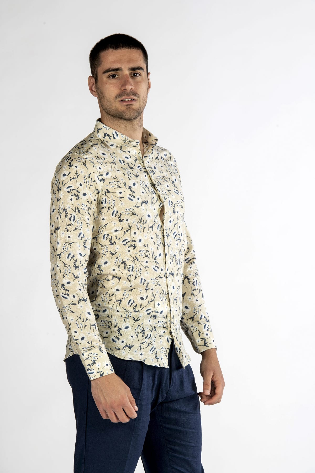 Camicia uomo in lino fantasia fiore beige side