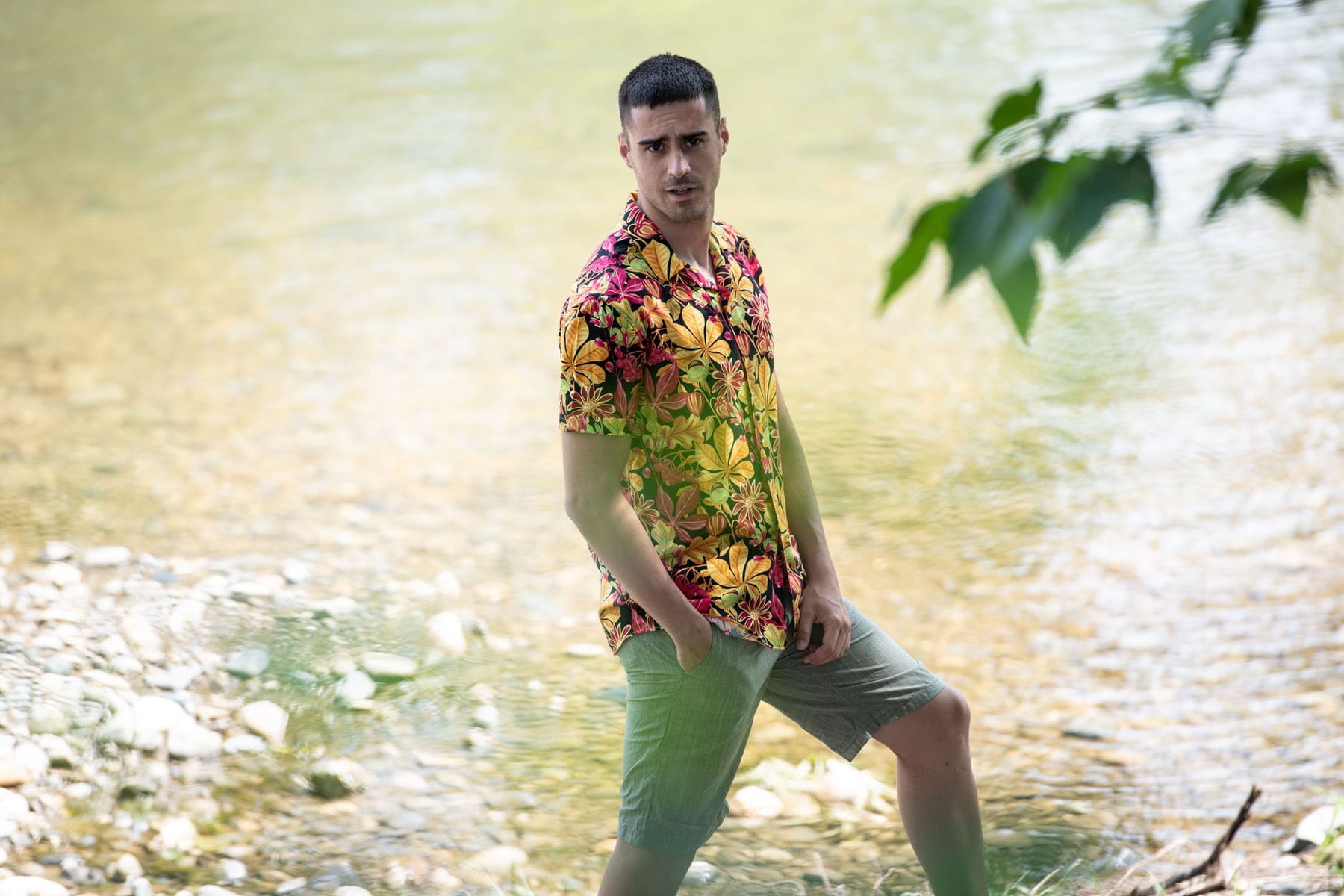 Pantalone bermuda e camicie hawaiane