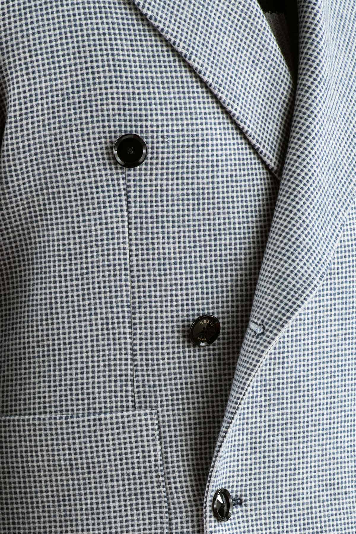 Pánský vlněný kabát se surovou (hrubší) strukturou a jemným kárem