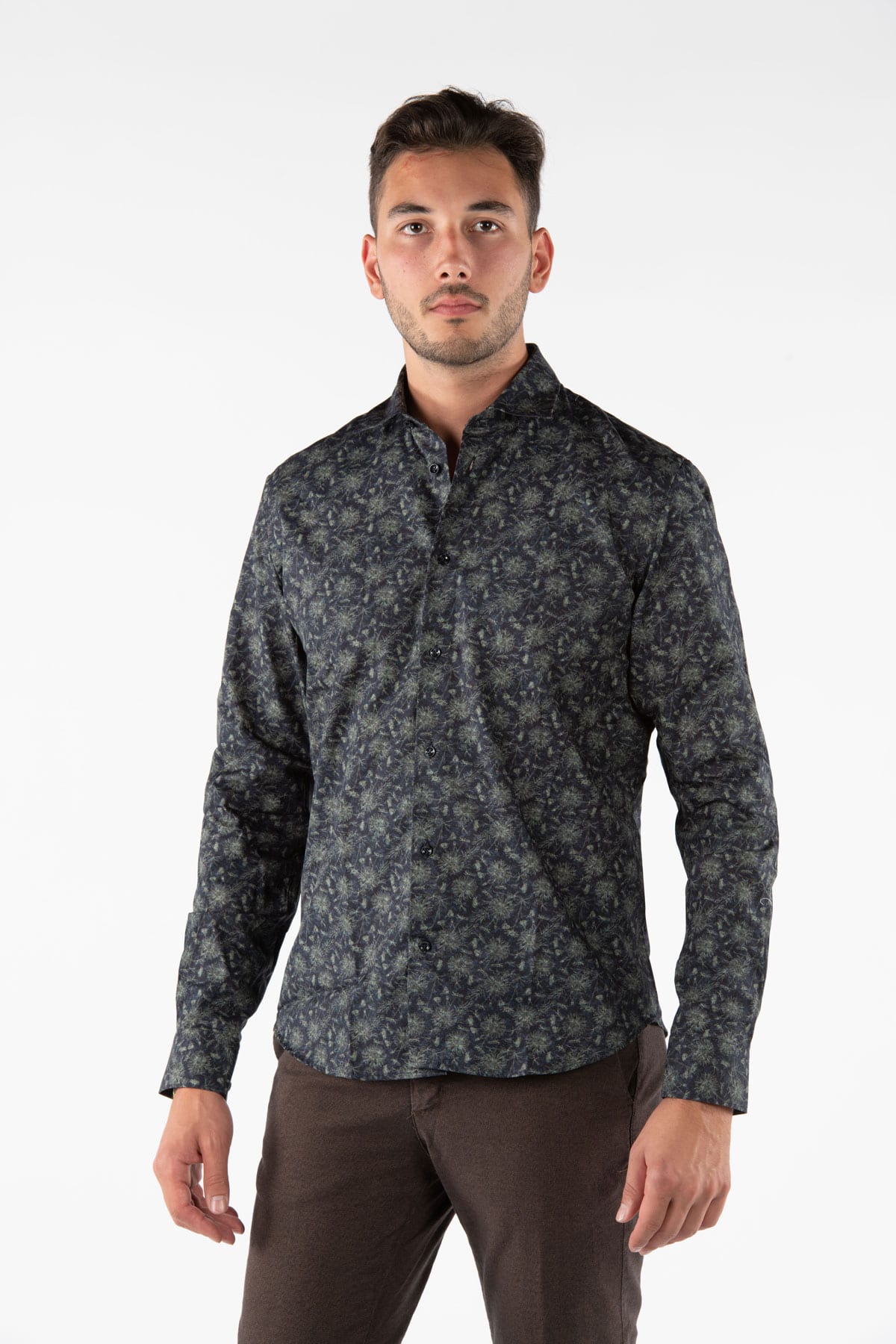 Casual patterned men's shirt