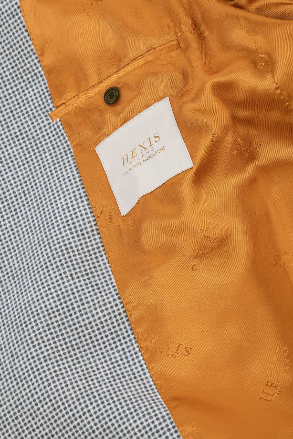 Pánský vlněný kabát se surovou (hrubší) strukturou a jemným kárem