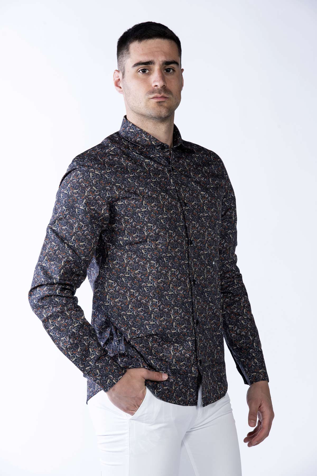 Camicia uomo casual in micro stampa fantasia cachemire grigio side