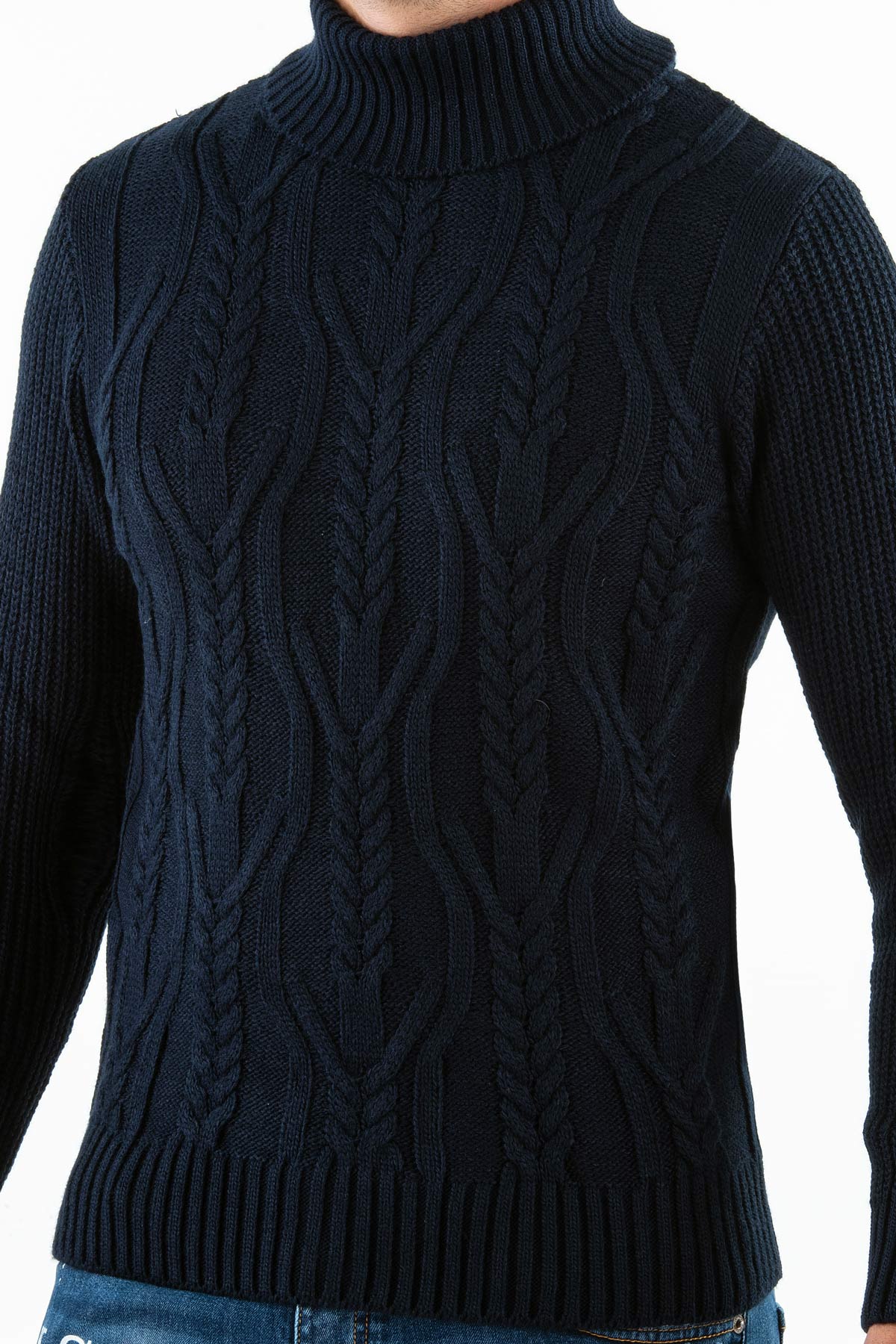 Turtle-Neck Sweater in a wool blend