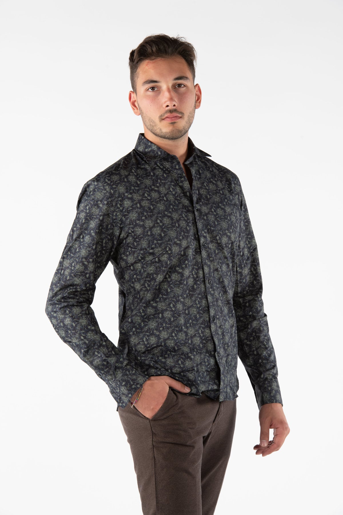 Casual patterned men's shirt