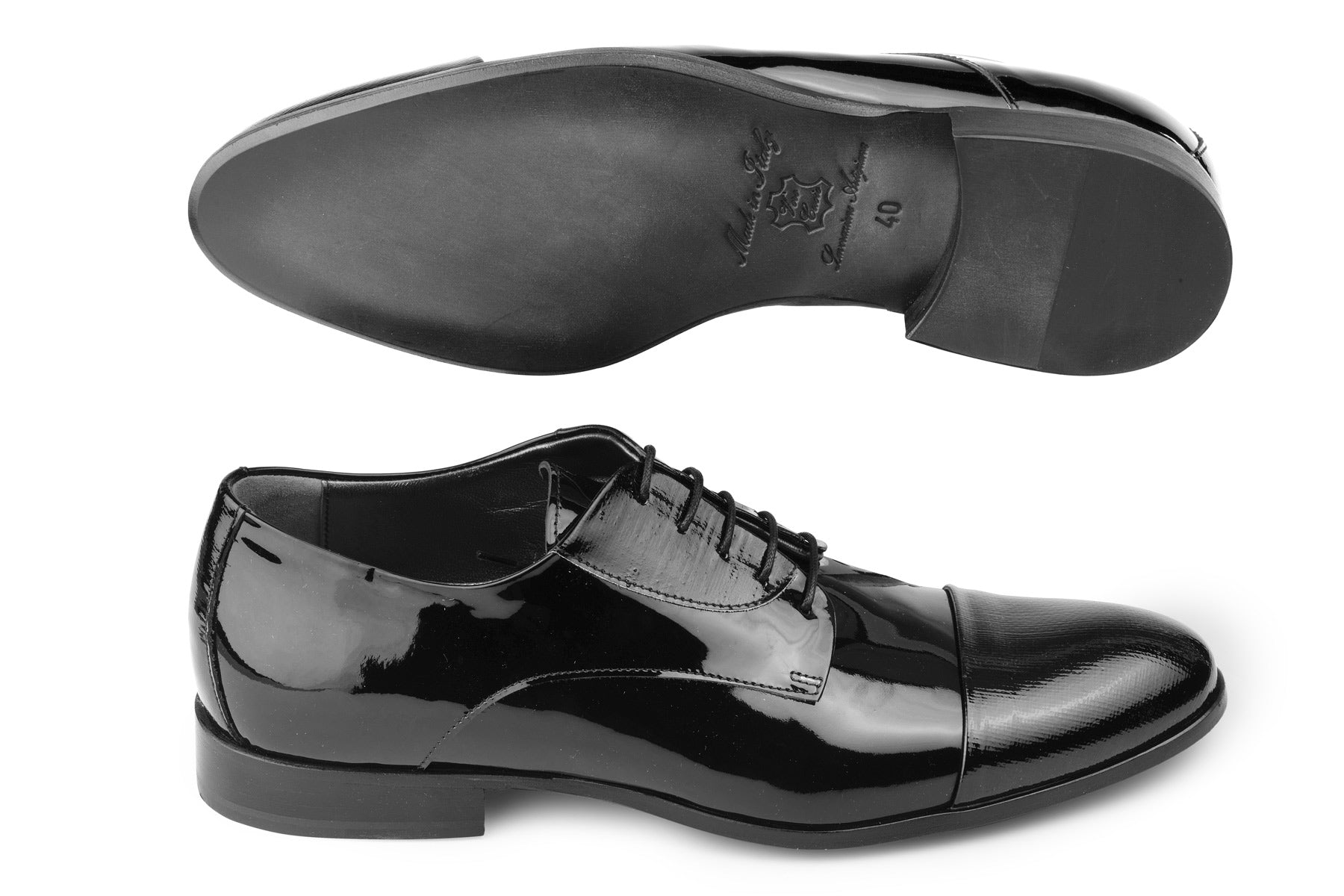 Patent leather ceremonial shoes